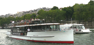 Bateau croisière sur la Seine : les bateaux à coque