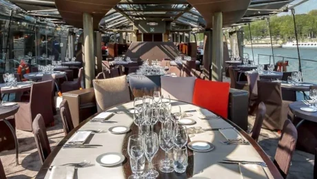 Lunch cruise on the Seine river with France Tourisme